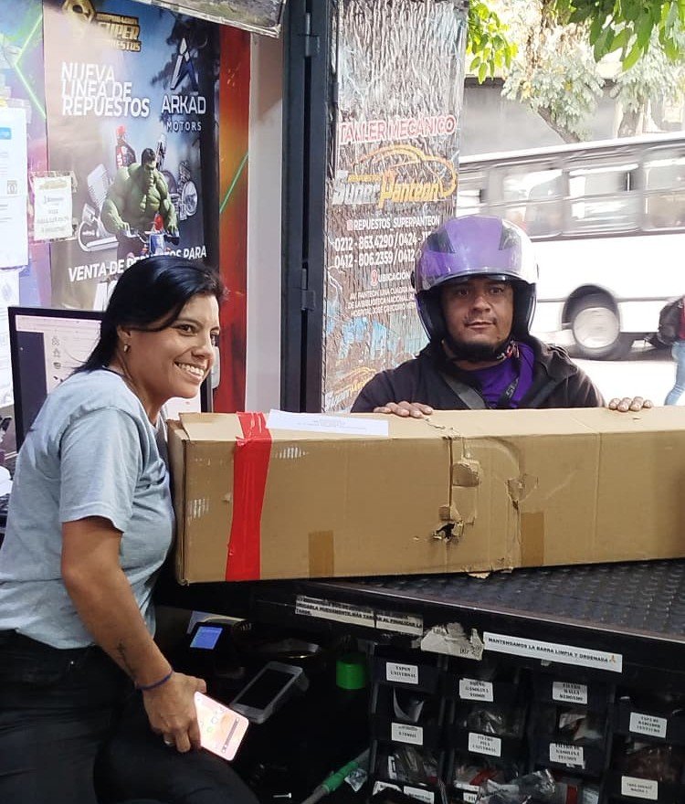 Imagen de Buena Atención al Cliente satisfecho con sus Repuestos