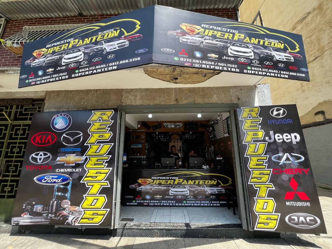Fachada Tienda Repuestos Super Panteón 2
